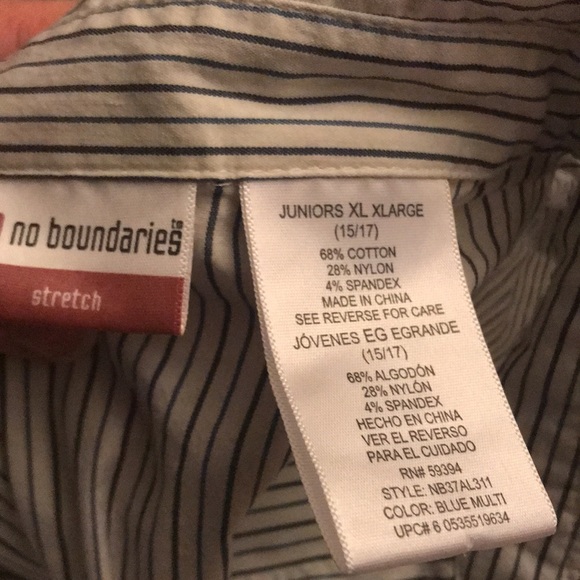 No Boundaries Button down cap sleeve collar blouse - Picture 6 of 6